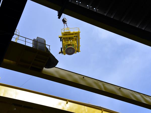 Progress at Soenen Golfkarton: Massive CTI bridge cranes installed for automated stacking warehouse