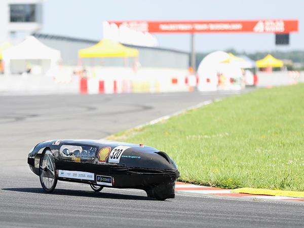 Congratulations to the e-Comet Pierrard team for their great performance at the Shell Eco-marathon 2025!